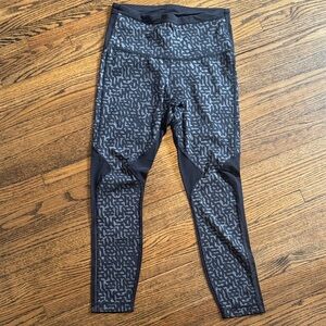 lululemon athletica Black & Gray Abstract Print Leggings with mesh on the back!